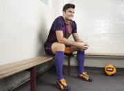 中国熊猫体育-赛道与绿茵的跨界交响，当若日尼奥在F1街道赛接管，智利已横扫沙特