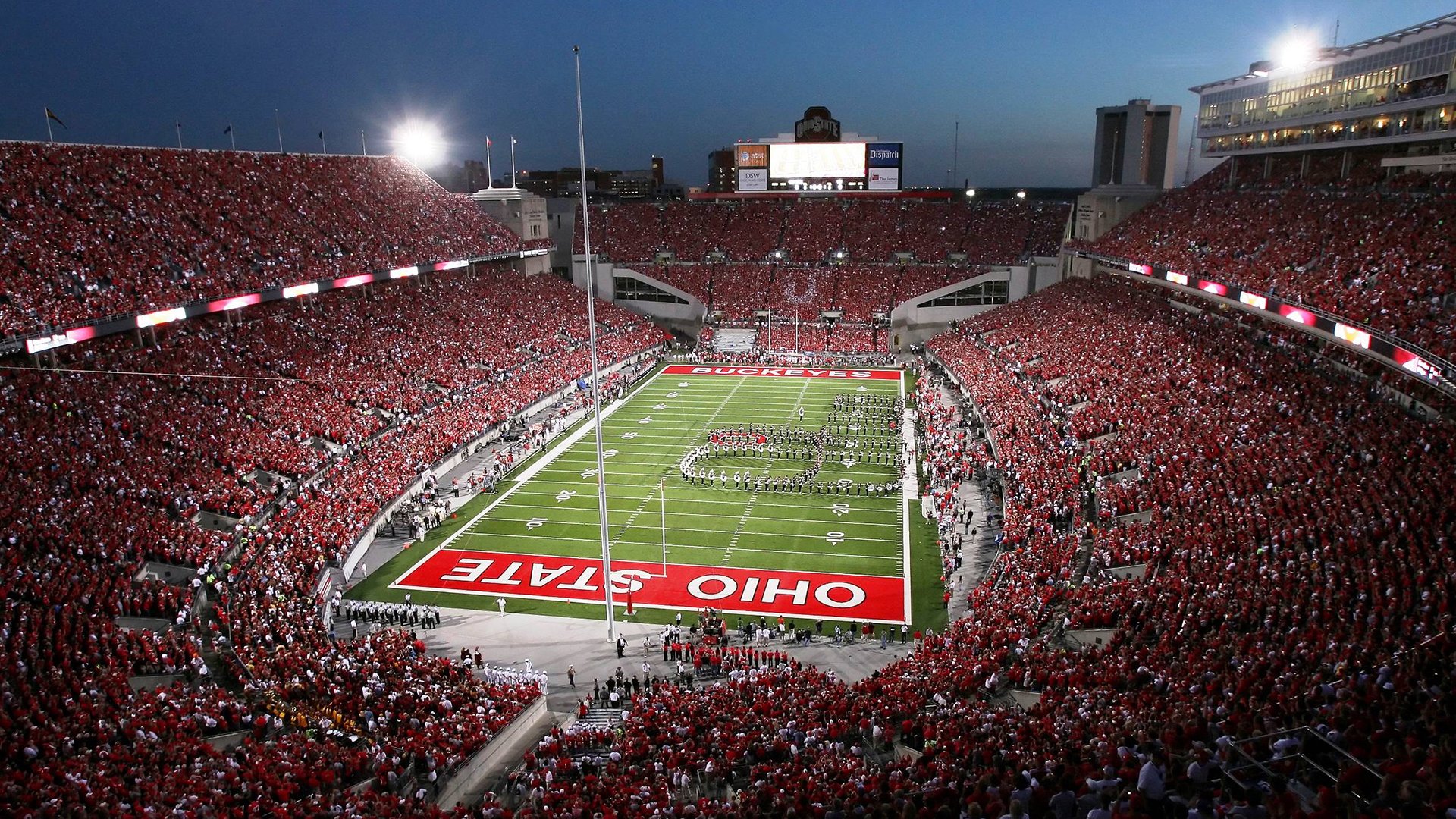 克瓦拉茨赫利亚闪耀全场，巴黎对阵尤文之战见证新王诞生